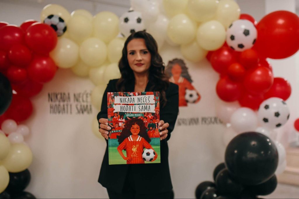 adrijana prskalo nikad nećeš hodati sama